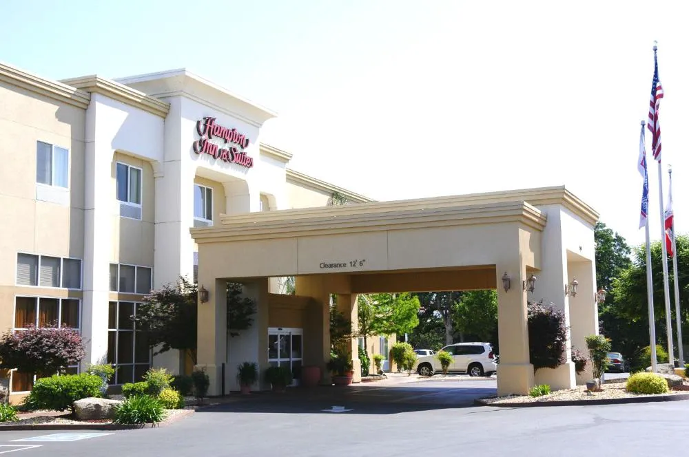 Hampton Inn & Suites Red Bluff hotel hero