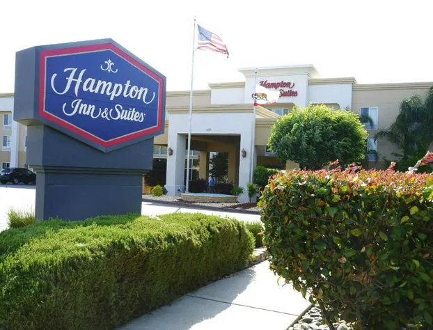Hampton Inn & Suites Red Bluff hotel detail image 1