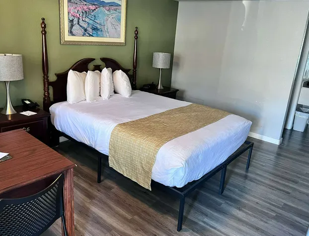 Travelodge by Wyndham Redding CA hotel detail image 4