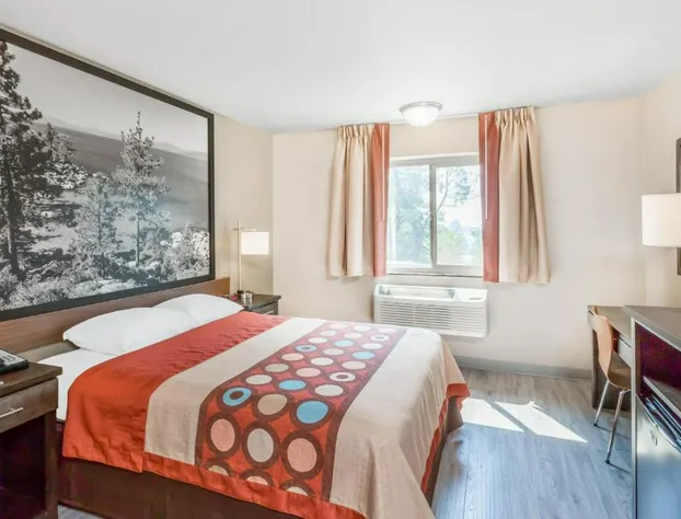 Super 8 by Wyndham Redding hotel detail image 3