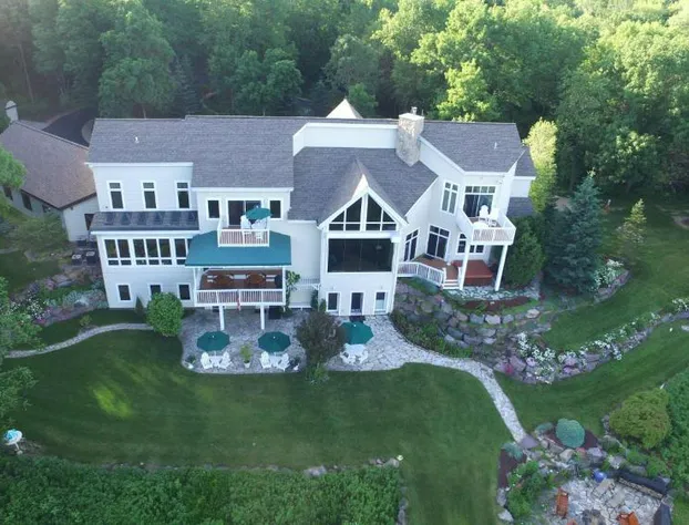 INN at WAWANISSEE POINT hotel detail image 3