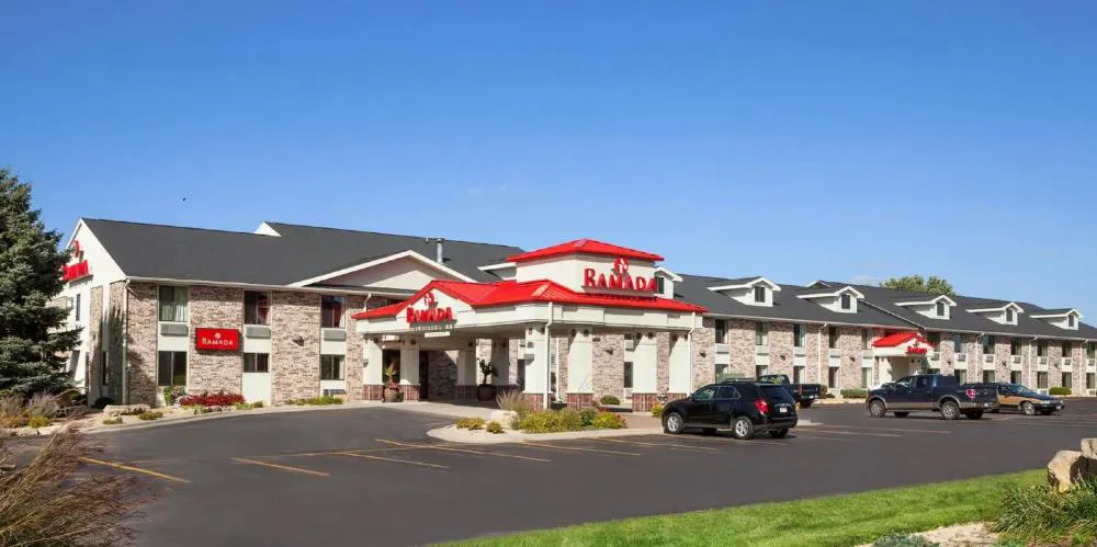 Ramada by Wyndham Wisconsin Dells hotel hero