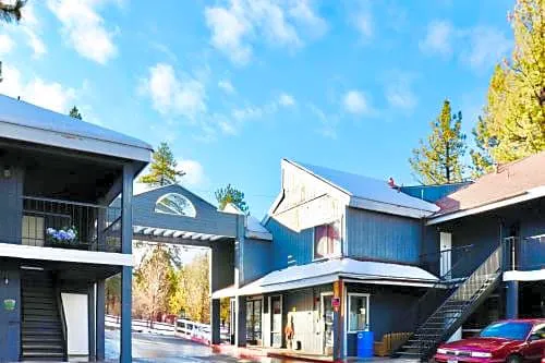 Travelodge by Wyndham Big Bear Lake CA hotel detail image 3