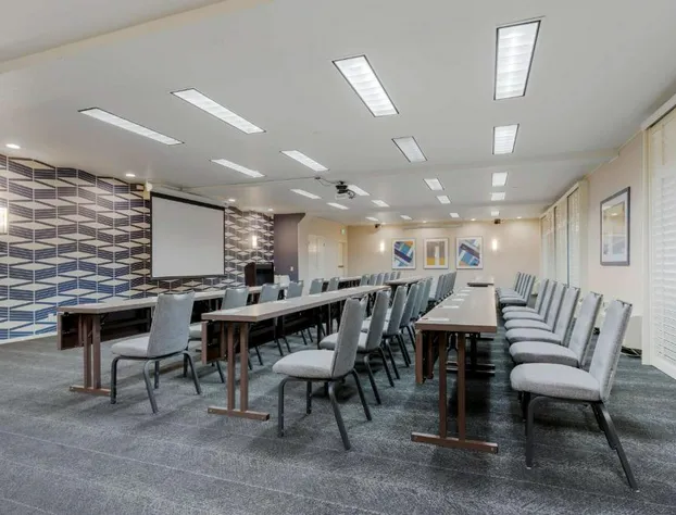 Best Western Plus Novato Oaks Inn hotel detail image 2