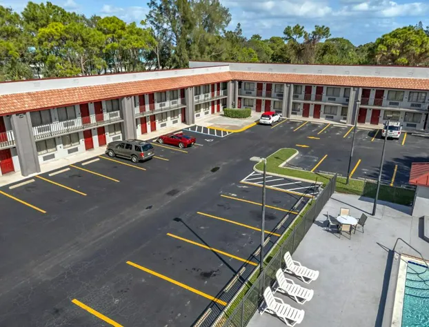 Red Roof Inn Ft Pierce hotel detail image 3