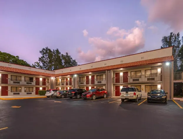 Red Roof Inn Ft Pierce hotel detail image 1