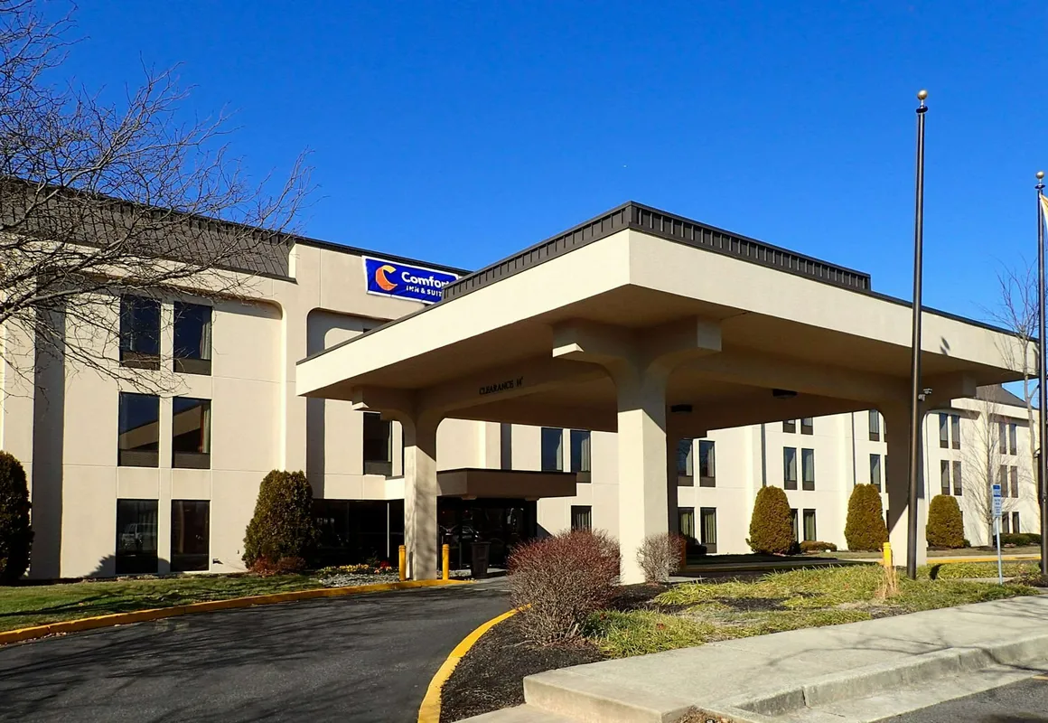 Comfort Inn & Suites Mt. Holly - Westampton hotel hero