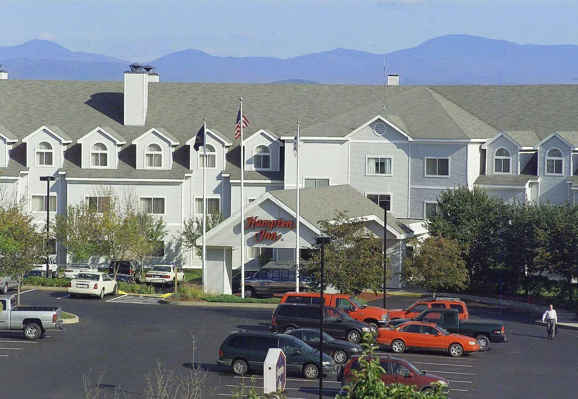 Hampton Inn Colchester hotel hero