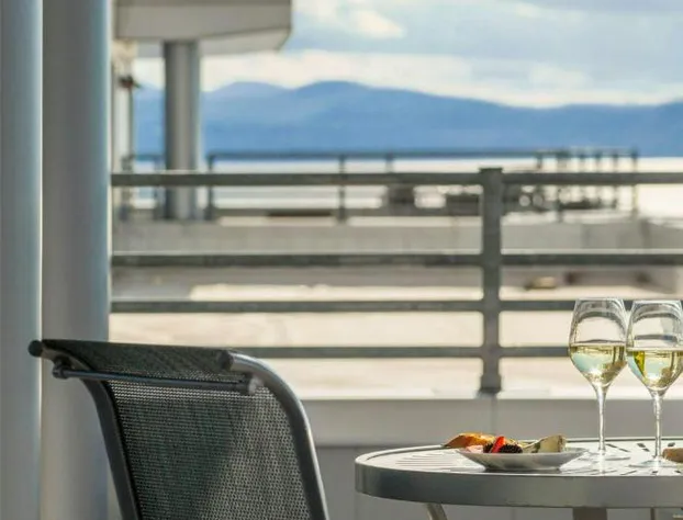 Courtyard Marriott Burlington Harbor hotel detail image 1