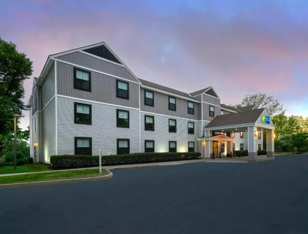 Holiday Inn Express South Burlington Downtown by IHG hotel detail image 1