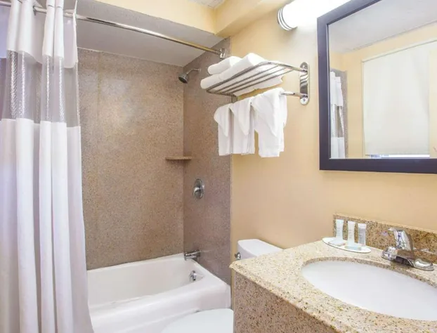 Travelodge by Wyndham South Burlington hotel detail image 3