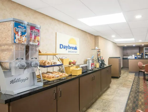 Days Inn by Wyndham Duluth Lakewalk hotel detail image 3