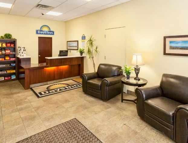 Days Inn by Wyndham Duluth Lakewalk hotel detail image 4