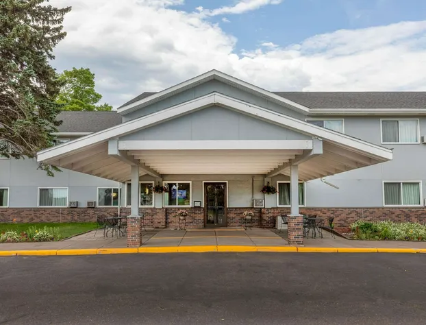 Super 8 by Wyndham Duluth hotel detail image 1