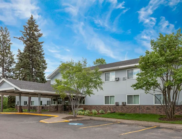 Super 8 by Wyndham Duluth hotel detail image 2