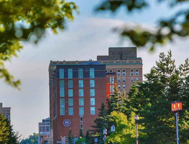 Sheraton Duluth Hotel hotel detail image 2