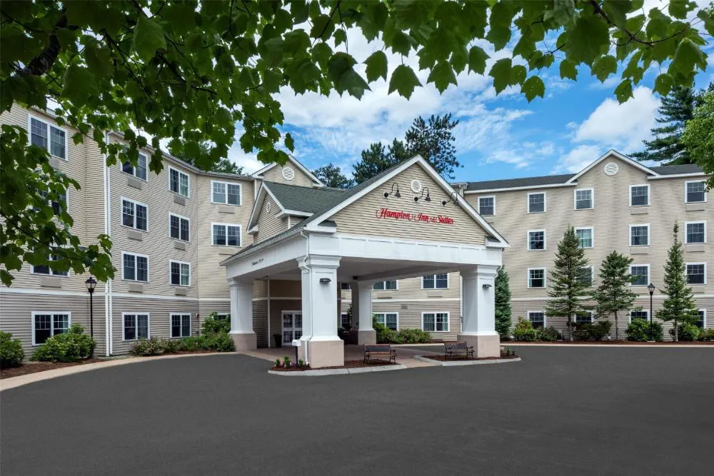 Hampton Inn & Suites North Conway hotel hero