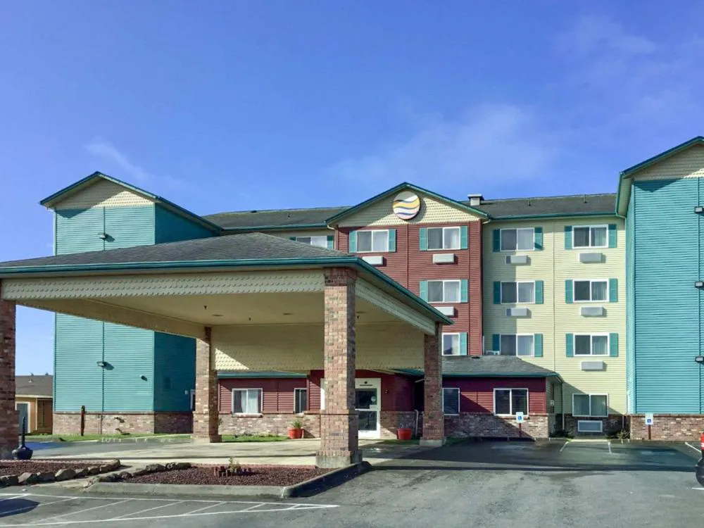 Comfort Inn & Suites Ocean Shores hotel hero