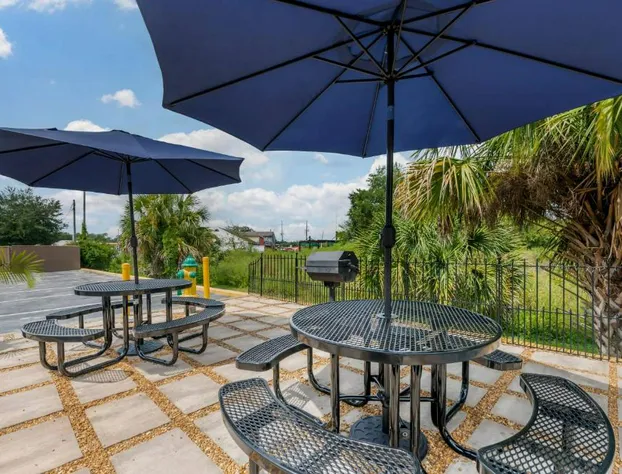 Comfort Inn & Suites Wildwood - The Villages hotel detail image 3