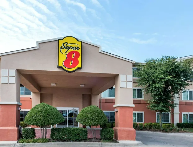 Super 8 by Wyndham Fort Worth North hotel detail image 1