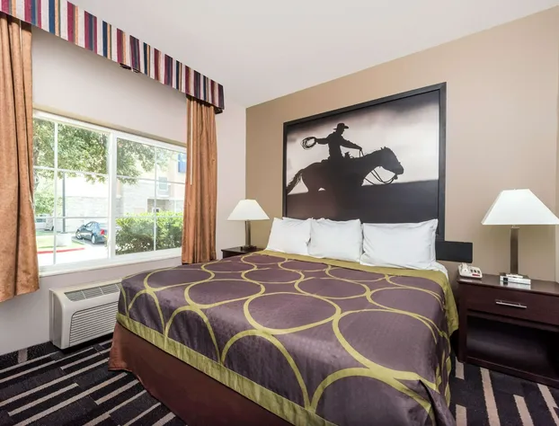 Super 8 by Wyndham Fort Worth North hotel detail image 3