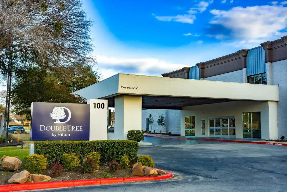 DoubleTree by Hilton Fort Worth South hotel hero