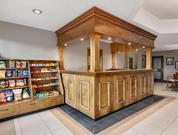 Travelodge by Wyndham Kingston LaSalle Hotel hotel detail image 3