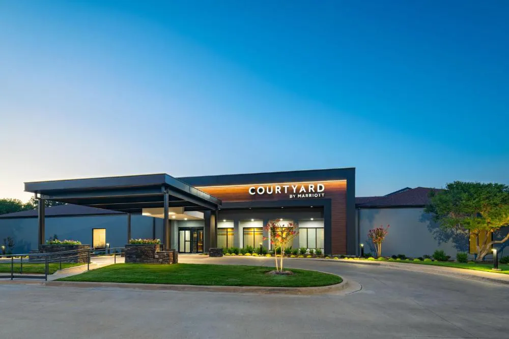 Courtyard by Marriott Fort Worth University Drive hotel hero