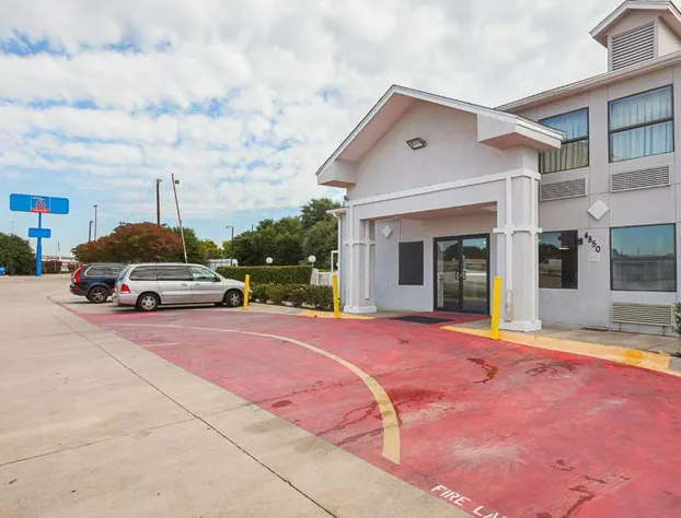 Studio 6 Fort Worth, TX - Meacham hotel detail image 1