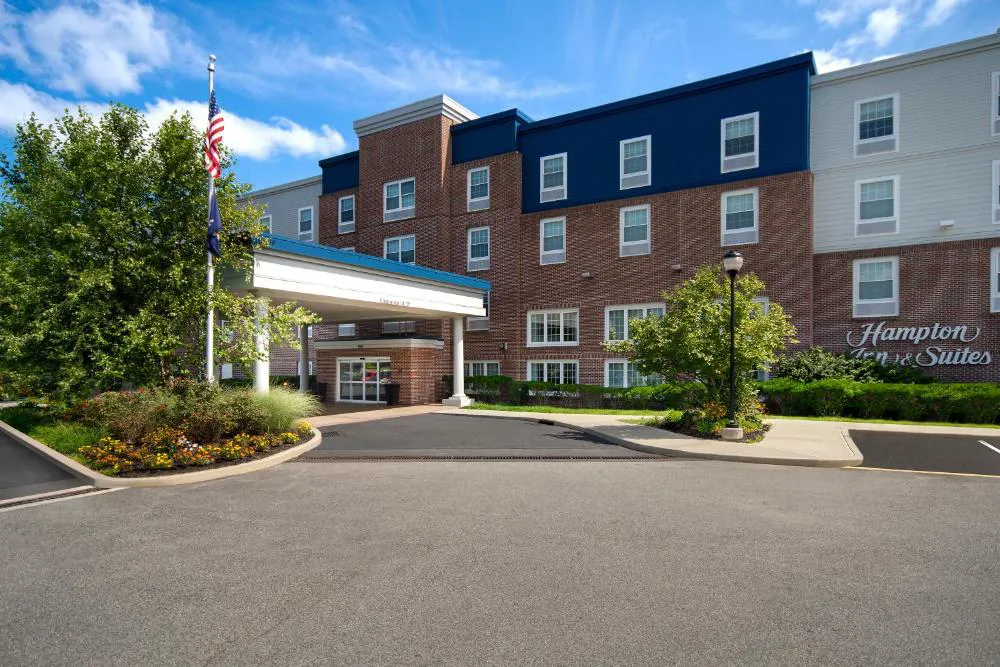 Hampton Inn & Suites Yonkers hotel hero