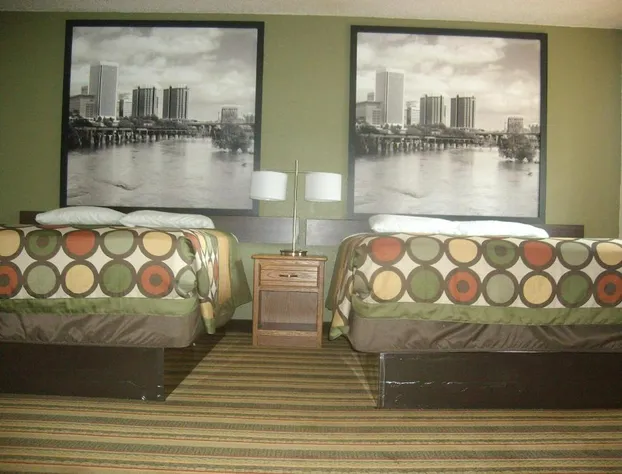 Super 8 by Wyndham Richmond/Chamberlayne Rd hotel detail image 3