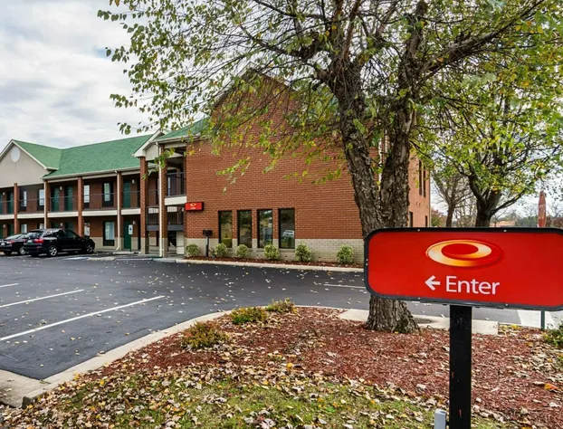 Econo Lodge Richmond hotel detail image 3