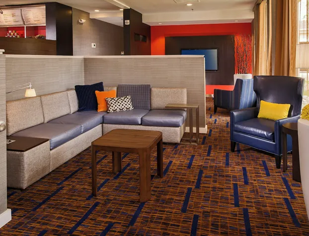 Courtyard by Marriott Richmond West hotel detail image 2