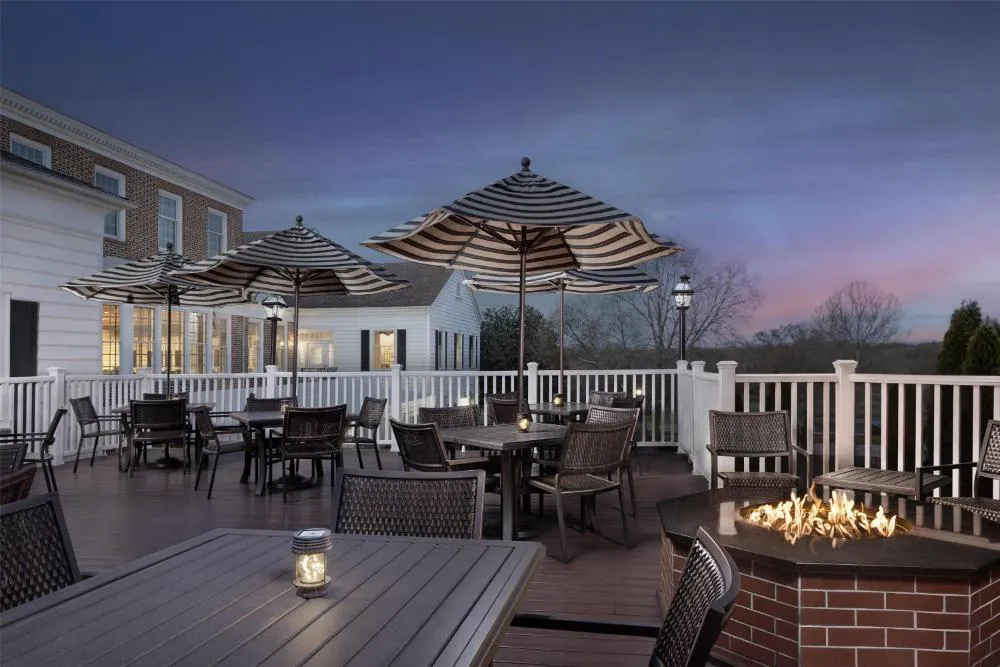 Virginia Crossings Hotel, Tapestry Collection by Hilton hotel hero