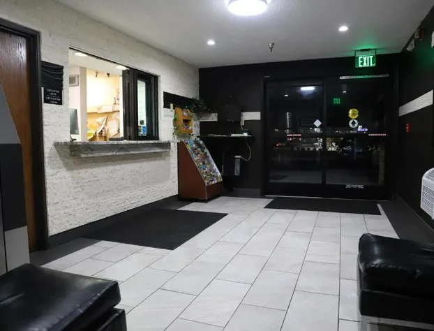 Super 8 by Wyndham Richmond Airport VA hotel detail image 3