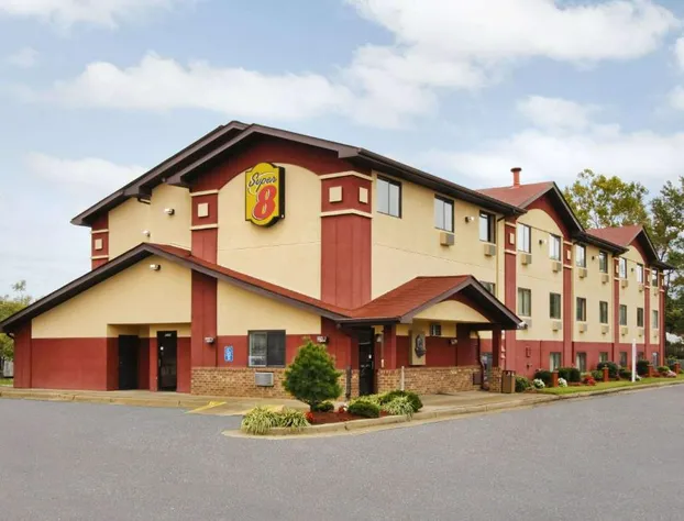 Super 8 by Wyndham Richmond Airport VA hotel detail image 1