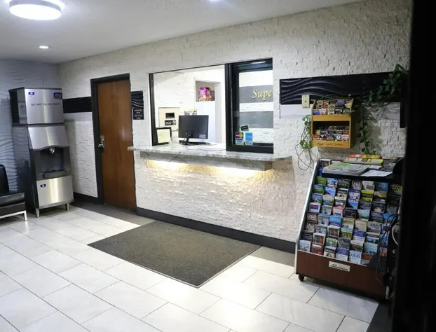 Super 8 by Wyndham Richmond Airport VA hotel detail image 3