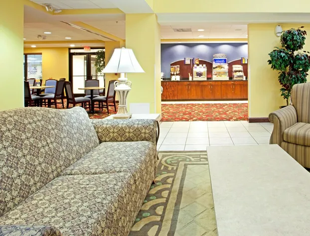 Holiday Inn Express Richmond Airport by IHG hotel detail image 4