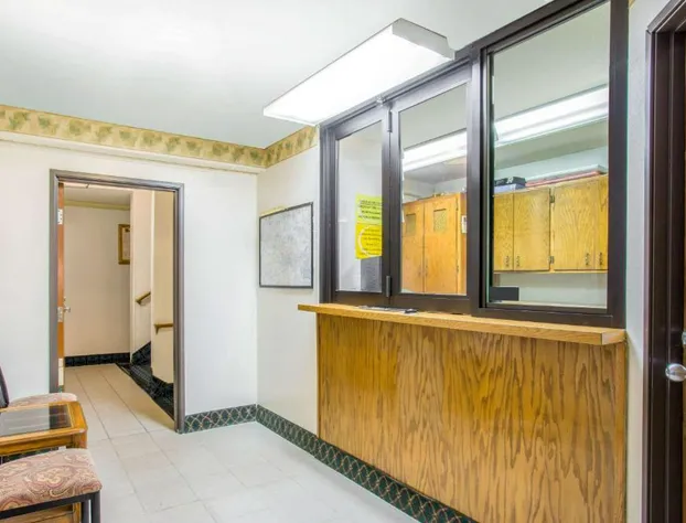 Super 8 by Wyndham Richmond/Broad Street hotel detail image 3