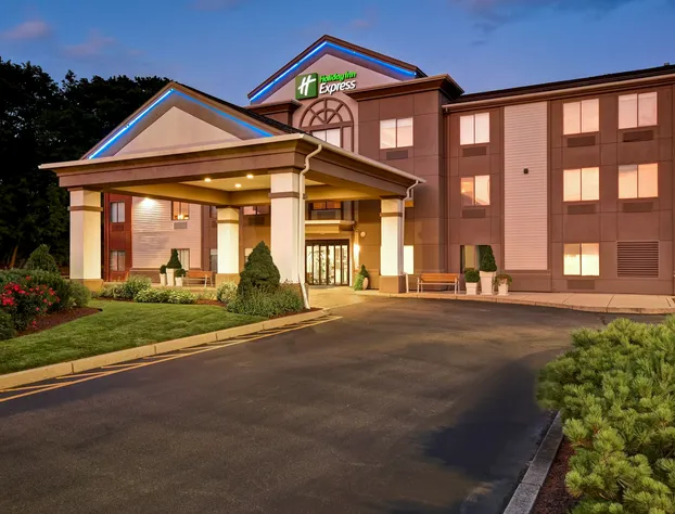 Holiday Inn Express Newport North - Middletown by IHG hotel detail image 1