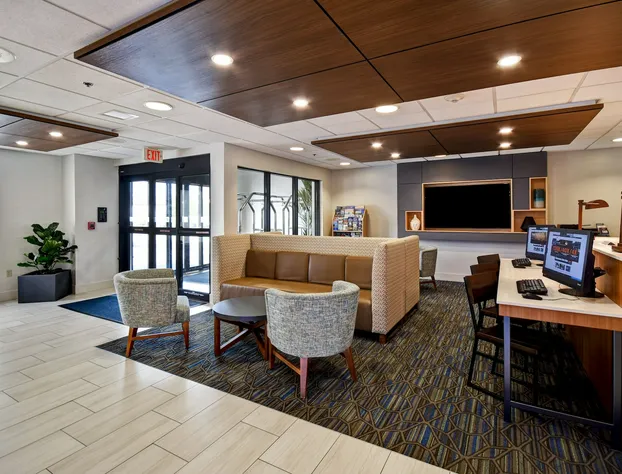 Holiday Inn Express Newport North - Middletown by IHG hotel detail image 2