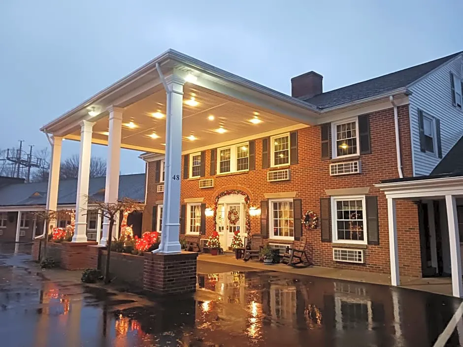 Colonial Inn Seekonk hotel hero