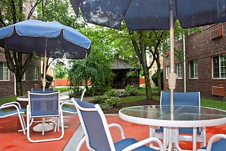 Extended Stay America Select Suites Providence Airport hotel detail image 1