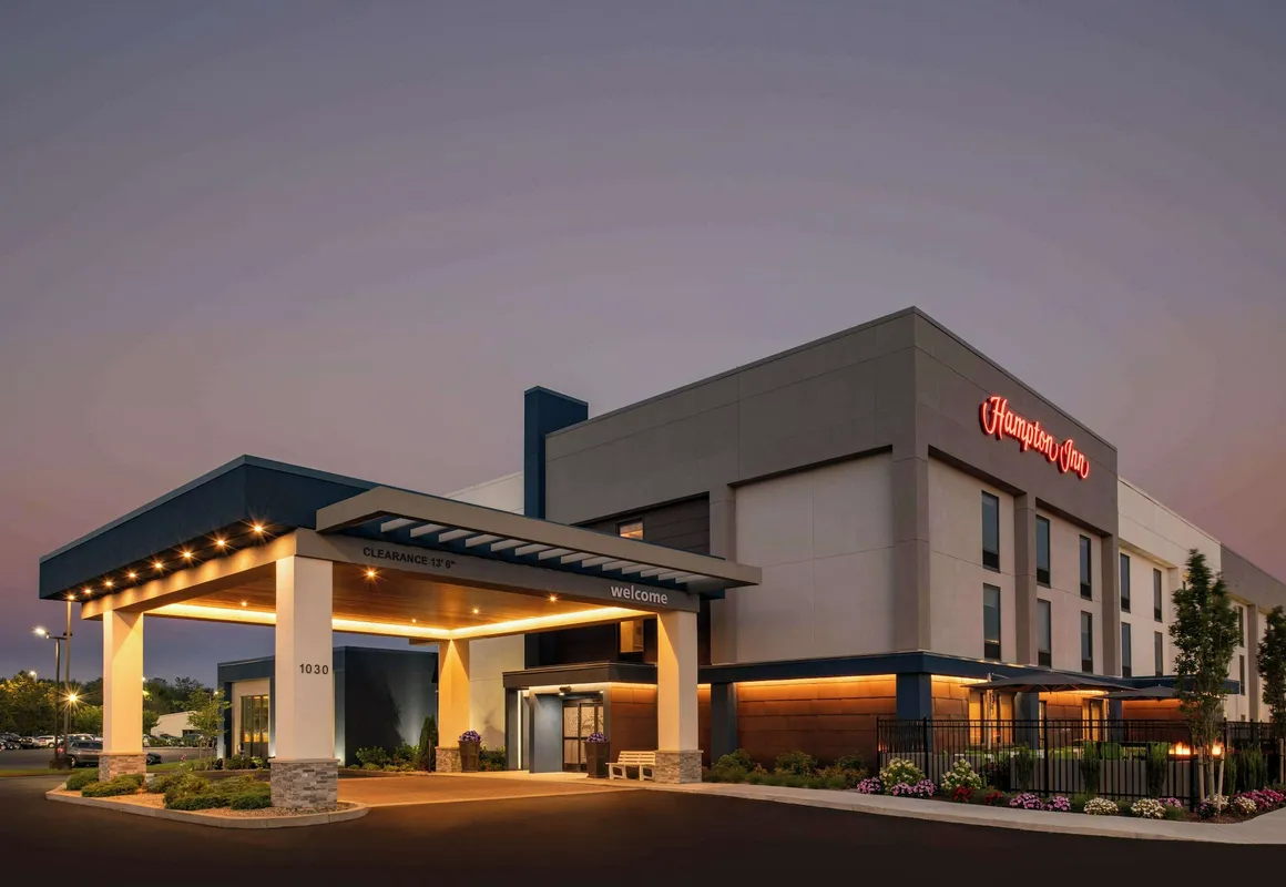 Hampton Inn Seekonk hotel hero