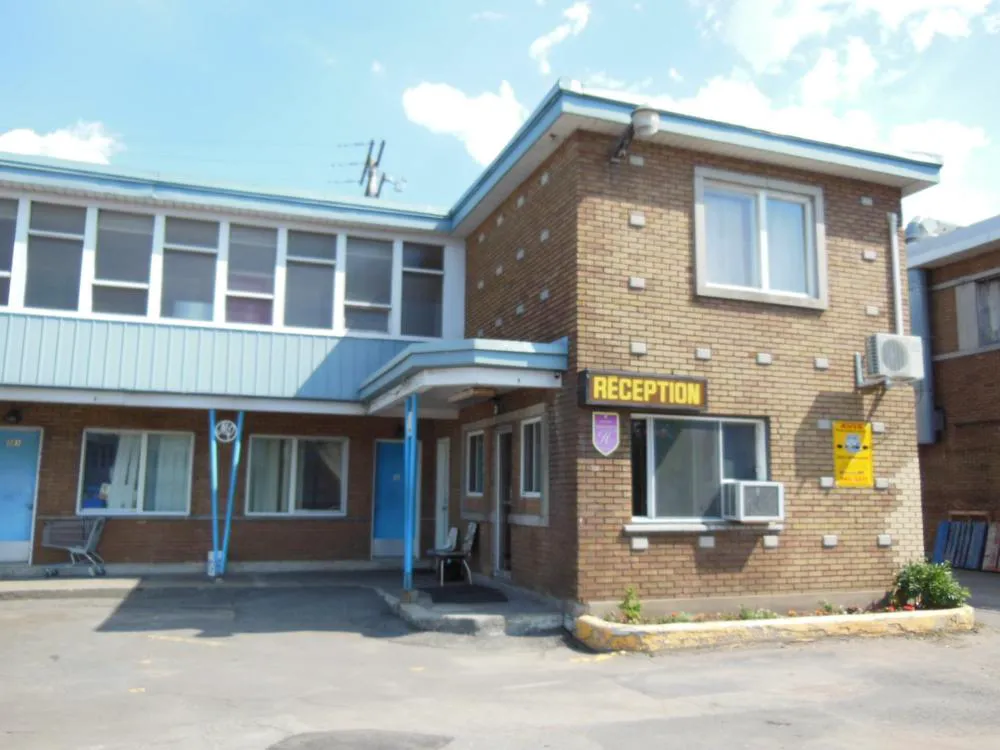 Motel Pierre hotel hero