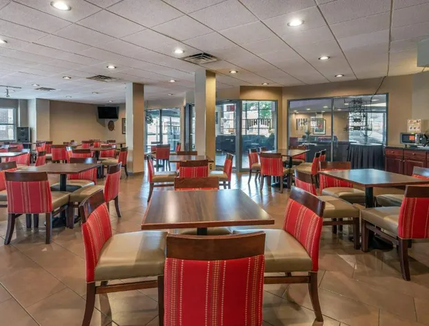 Comfort Suites Bethlehem Near Lehigh University and LVI Airport hotel detail image 3