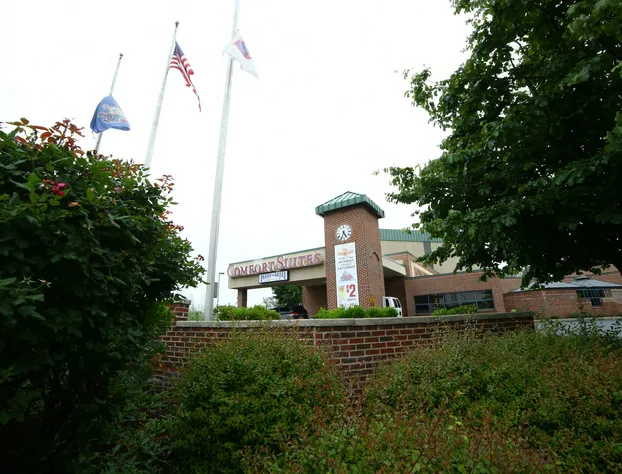 Comfort Suites Bethlehem Near Lehigh University and LVI Airport hotel detail image 4