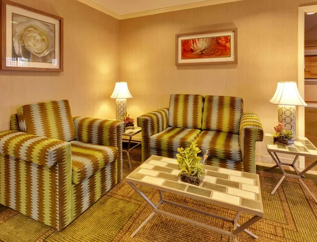 La Quinta Inn & Suites by Wyndham Plattsburgh hotel detail image 3