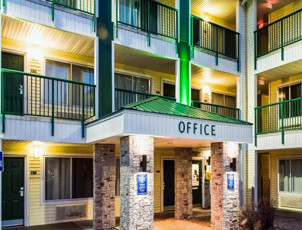 HomeTowne Studios By Red Roof Colorado Springs - Airport hotel detail image 3