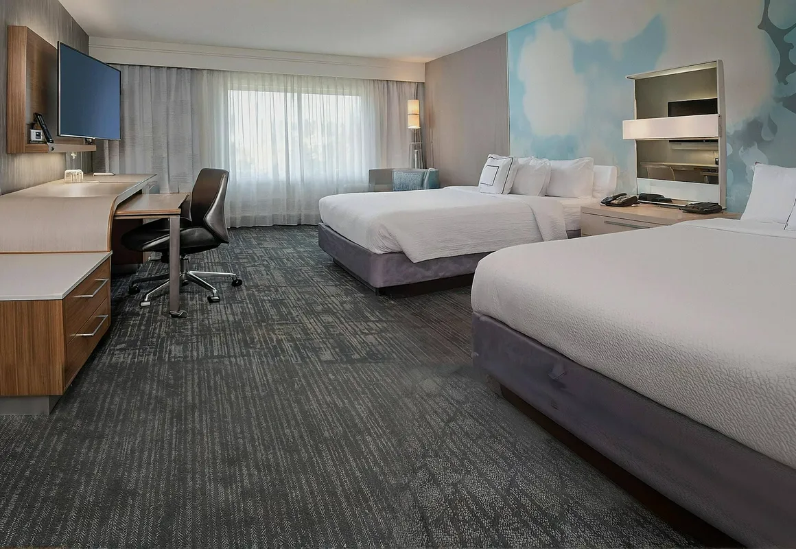 Comfort Inn & Suites hotel hero